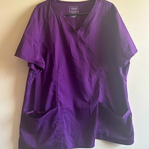 (Like new)Cherokee Workwear Scrub  top With Pockets Purple Grape Size 2x
